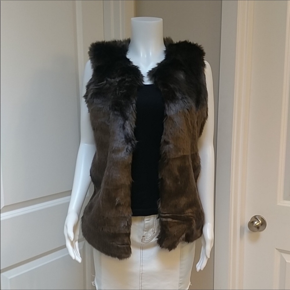 🌟3/3 Host Pick🌟 Brown Faux Fur Vest